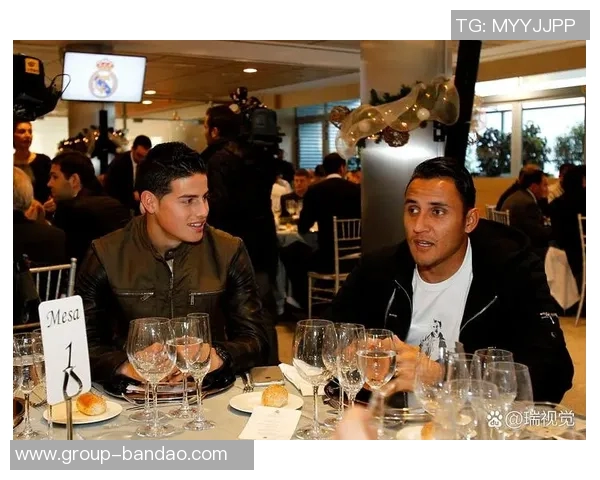 梅西与老友马克西罗德里格斯重聚畅谈足球与马黛茶的美好回忆 梅西与老友马克西罗德里格斯重聚畅谈足球与马黛茶的美好回忆